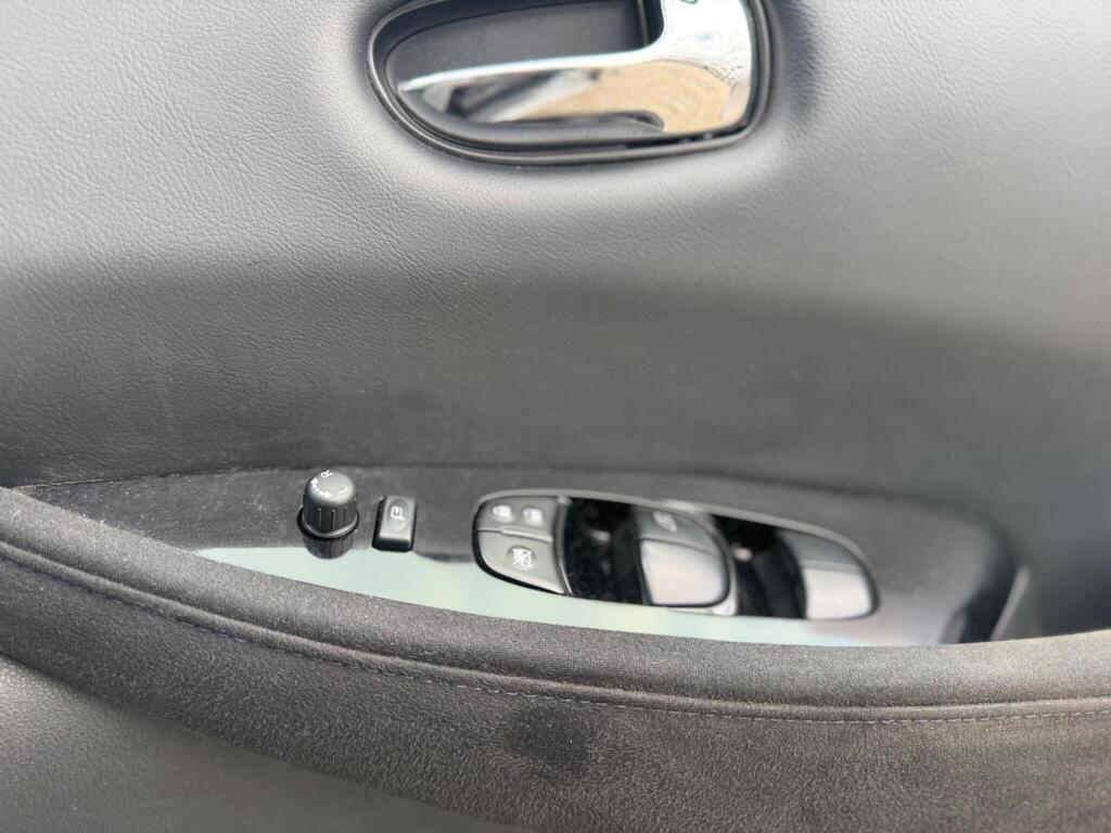 Nissan Leaf 24kWh Acenta Auto 5dr thumbnail 17