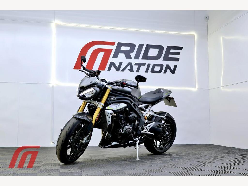 Triumph Speed Triple 1200