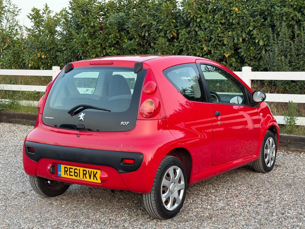 2011 Peugeot 107 thumbnail 13