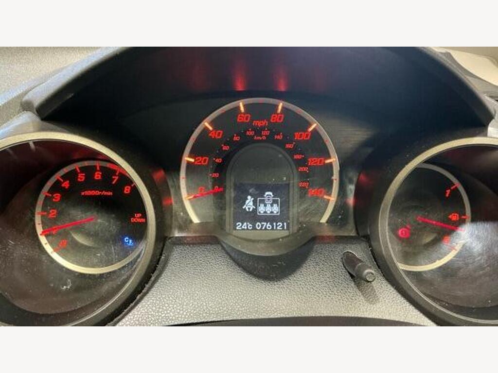 2013 Honda Jazz thumbnail 12