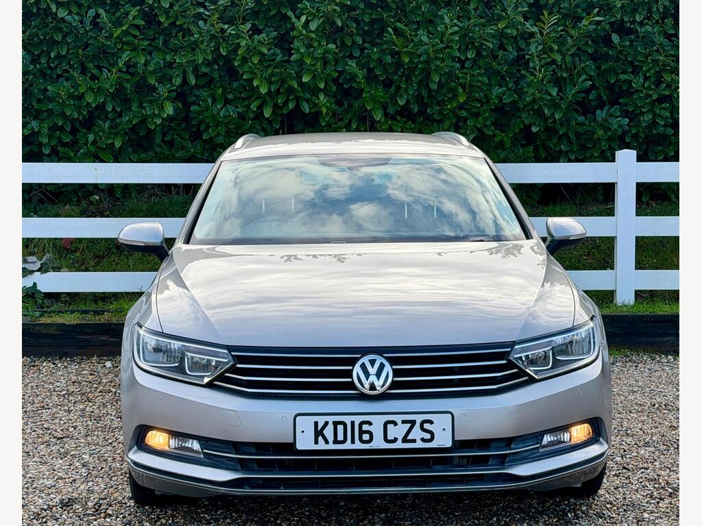 2016 Volkswagen Passat thumbnail 3