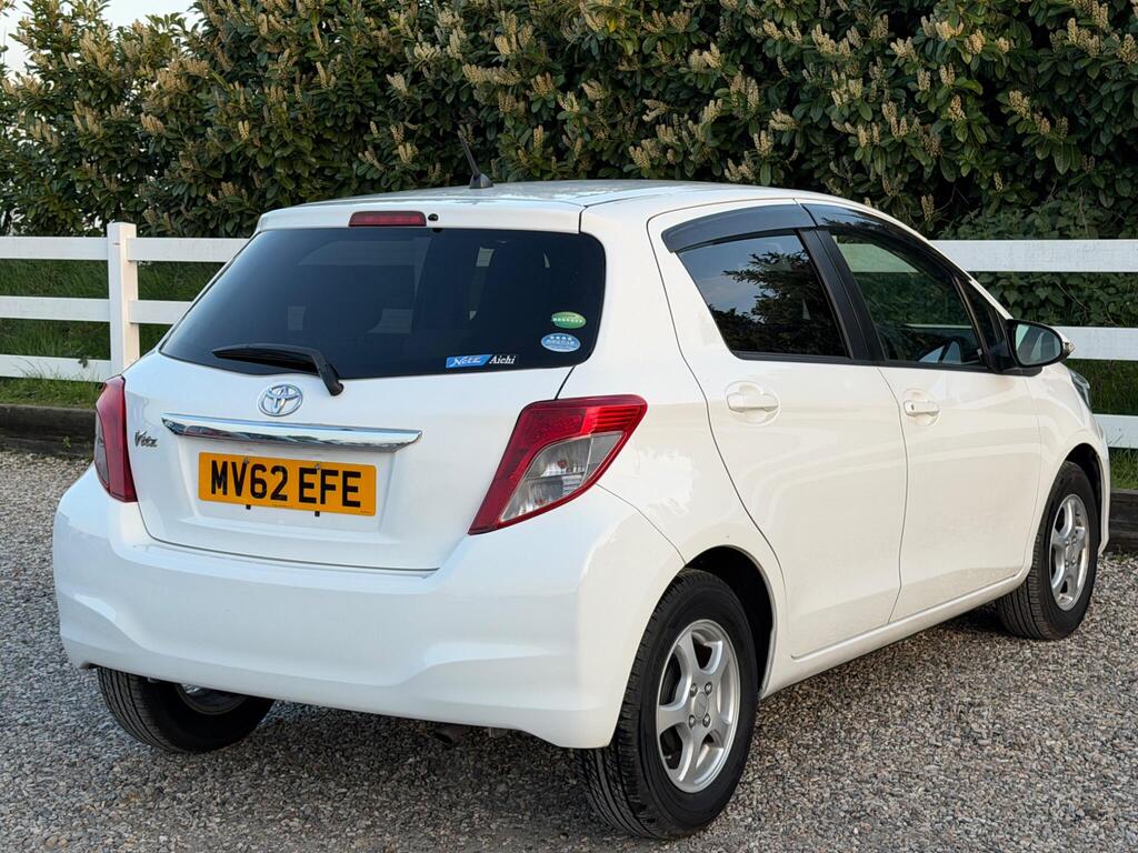 2012 Toyota Yaris thumbnail 12