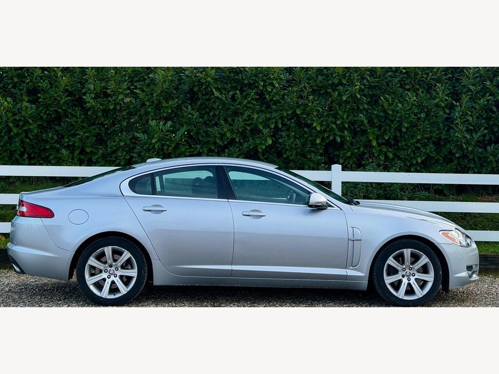 2010 Jaguar XF thumbnail 12