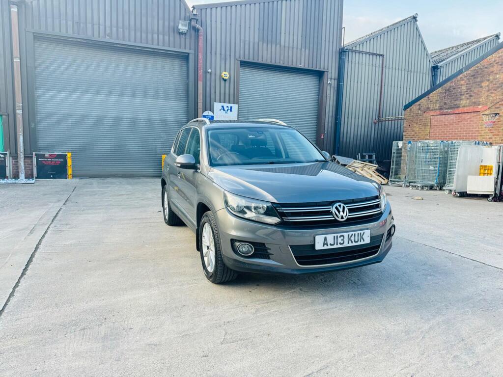 Volkswagen Tiguan SUV 2.0 TDI BlueMotion Tech SE 4WD Euro 5 (s/s) 5dr
