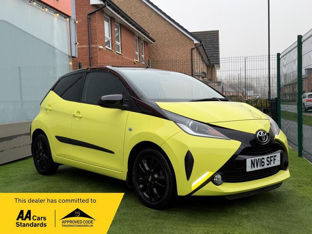 Toyota AYGO Hatchback 1.0 VVT-i x-cite 3 Yellow Bi-Tone Euro 6 5dr