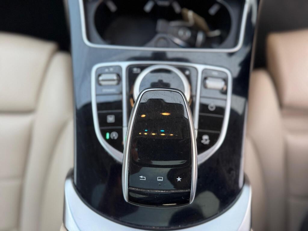 Mercedes-Benz GLC 2.1 GLC220d Sport (Premium) G-Tronic 4MATIC Euro 6 (s/s) 5dr thumbnail 35