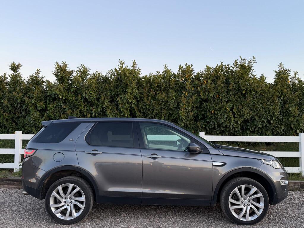 2017 Land Rover Discovery Sport thumbnail 12