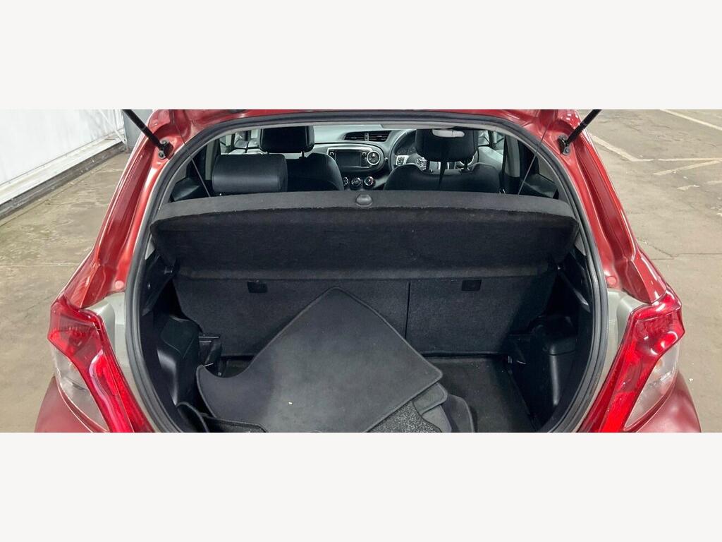 2013 Toyota Yaris thumbnail 12