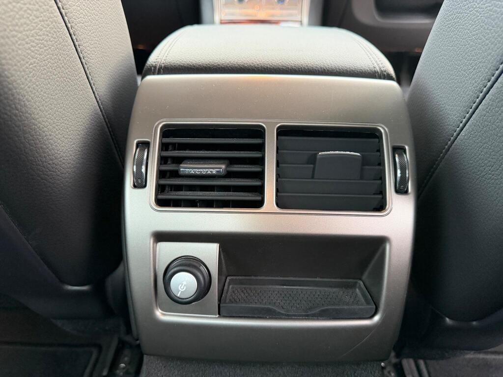 2010 Jaguar XF thumbnail 28