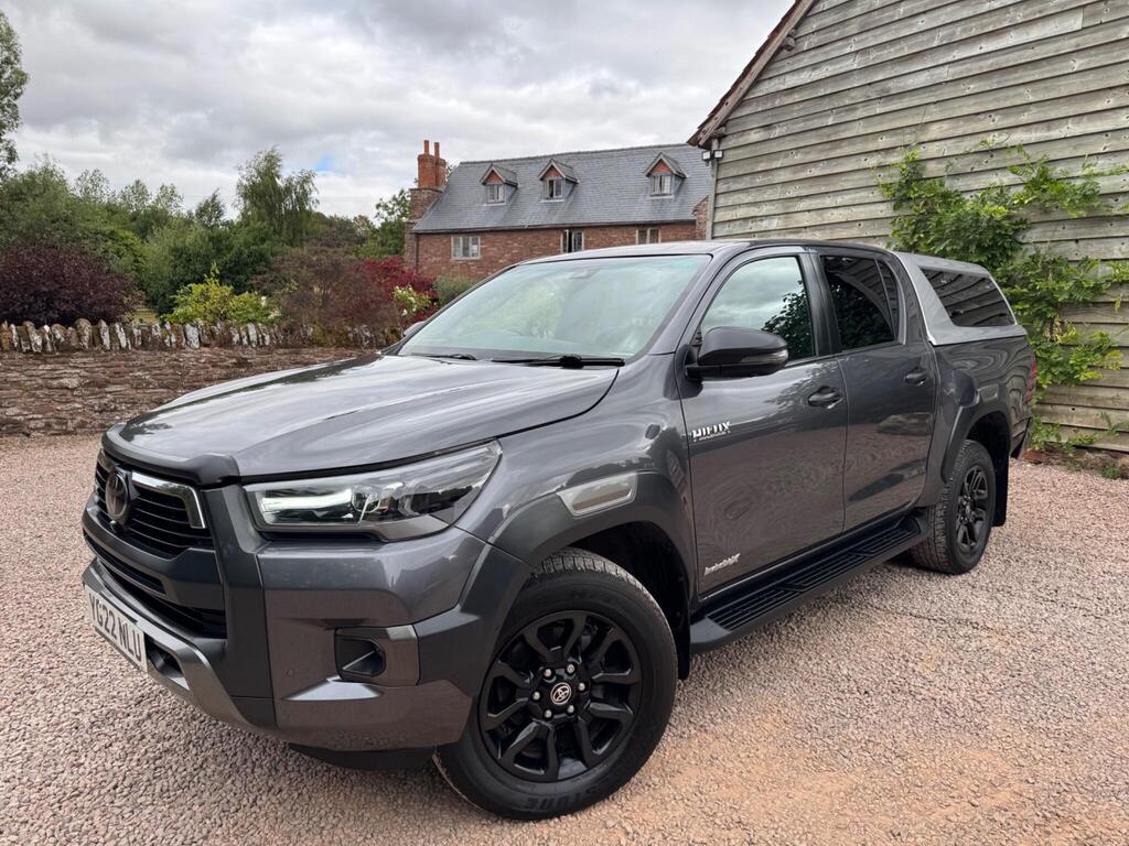 Toyota Hilux Pickup 2.8 D-4D Invincible X 4WD Euro 6 (s/s) 4dr