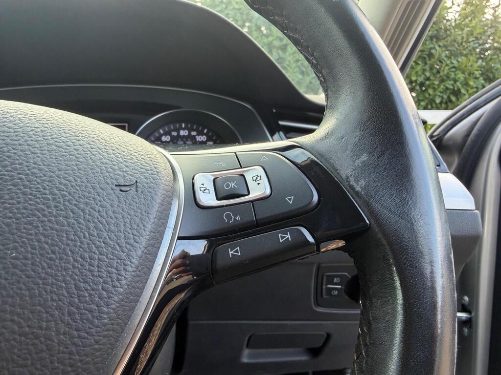 2016 Volkswagen Passat thumbnail 19