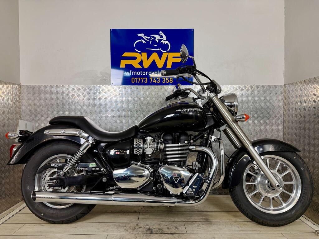 Triumph Bonneville America 865