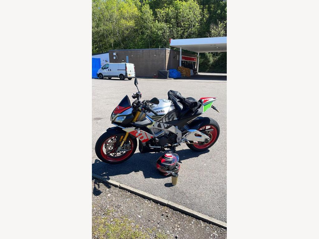 Aprilia Tuono 1100 V4