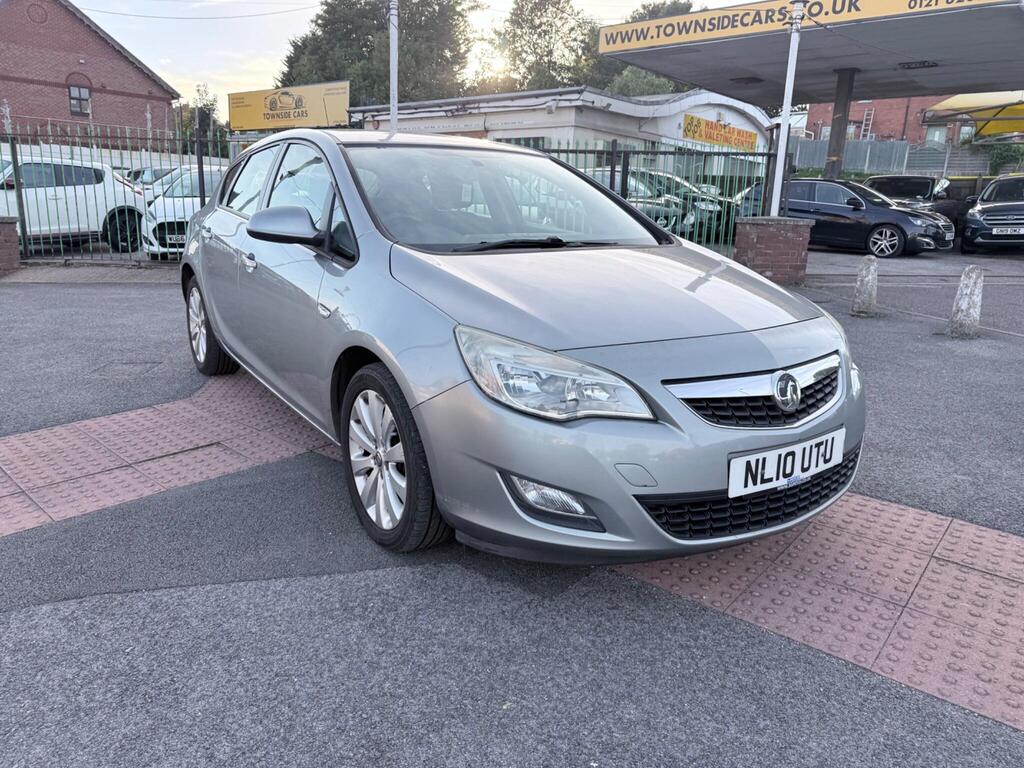 Vauxhall Astra Hatchback 1.6 16v Exclusiv Euro 5 5dr