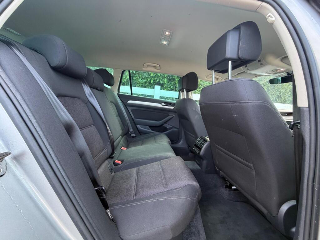 2016 Volkswagen Passat thumbnail 17