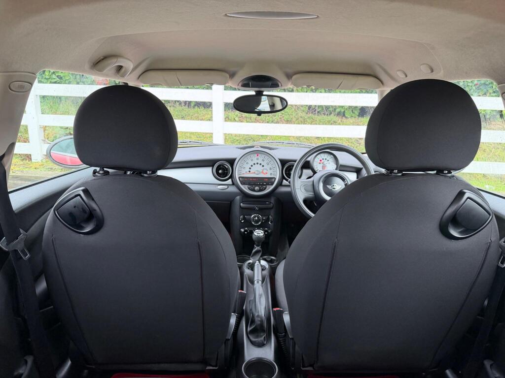 2011 MINI Hatch thumbnail 29