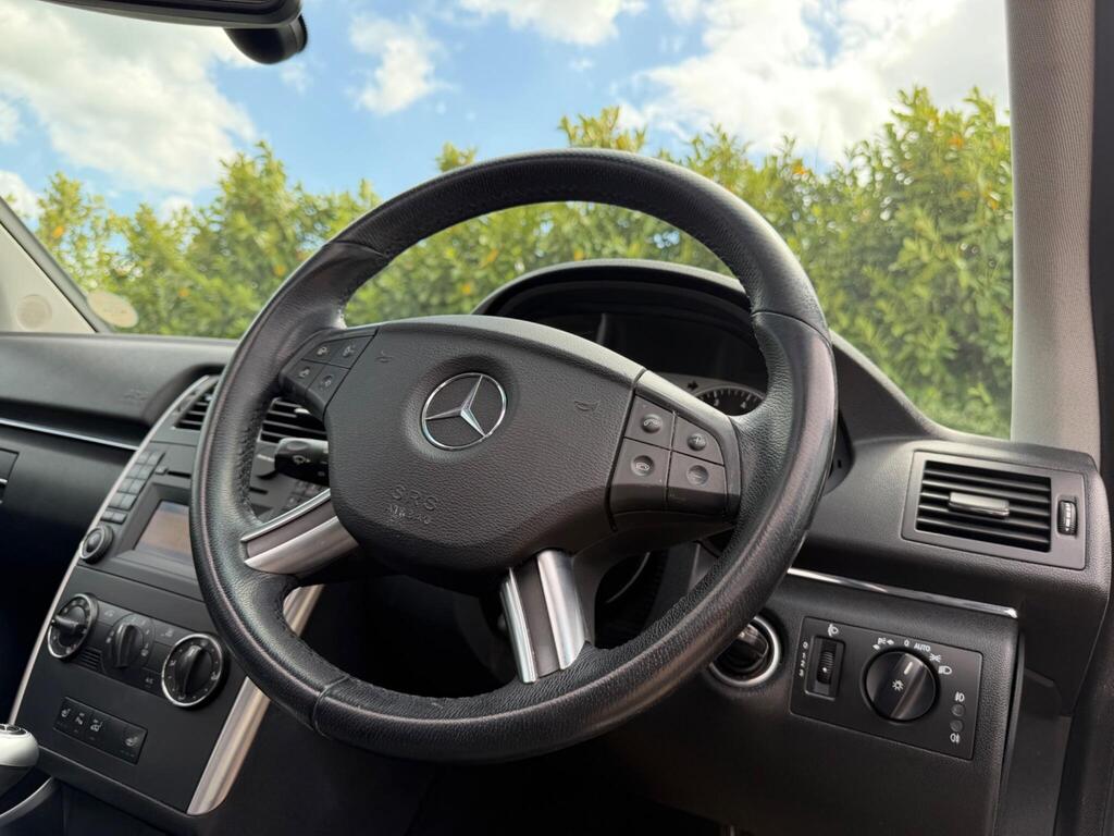2011 Mercedes-Benz B Class thumbnail 31