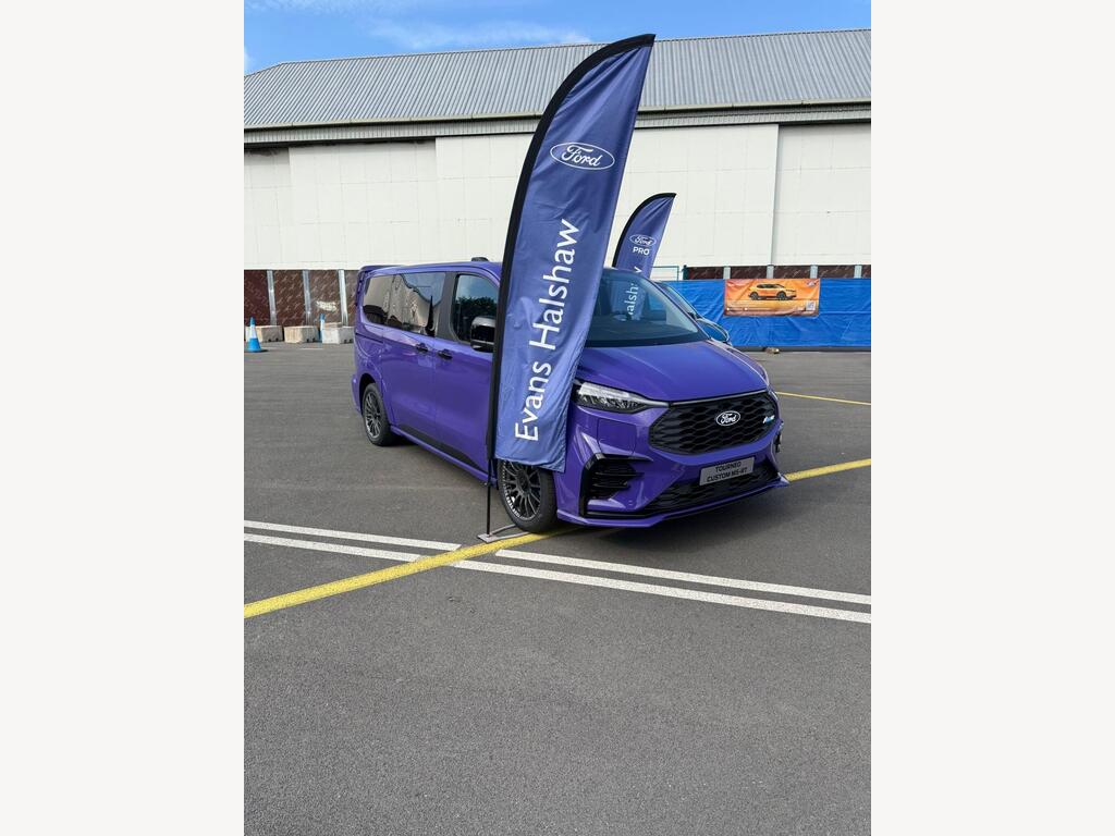 Ford E-Tourneo Custom