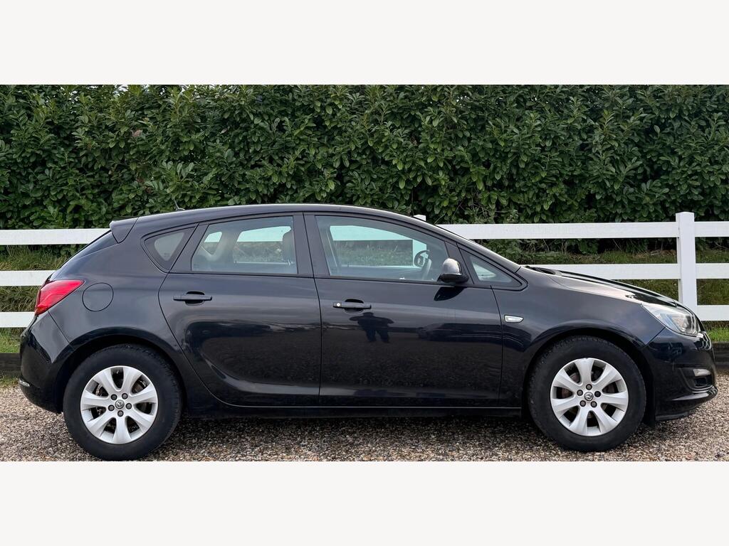 2015 Vauxhall Astra thumbnail 11