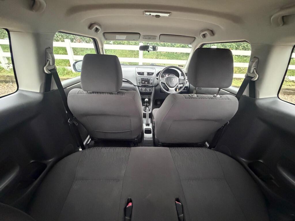 2013 Suzuki Swift thumbnail 18