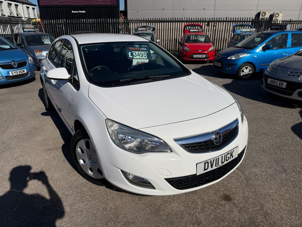 Vauxhall Astra Hatchback 1.4 16v Exclusiv Euro 5 5dr