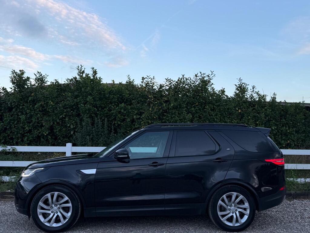 2017 Land Rover Discovery thumbnail 11