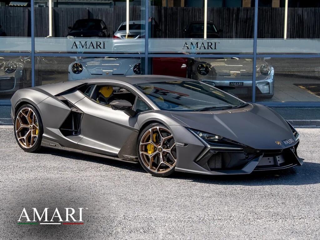 Lamborghini Revuelto