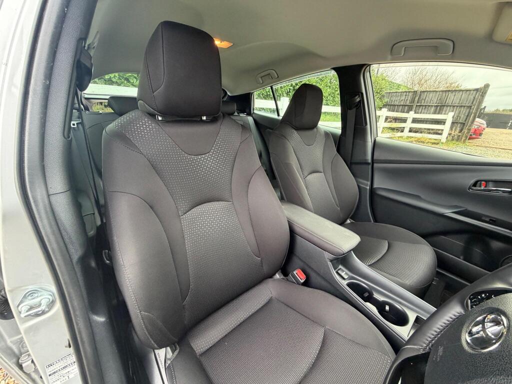 2021 Toyota Prius thumbnail 17