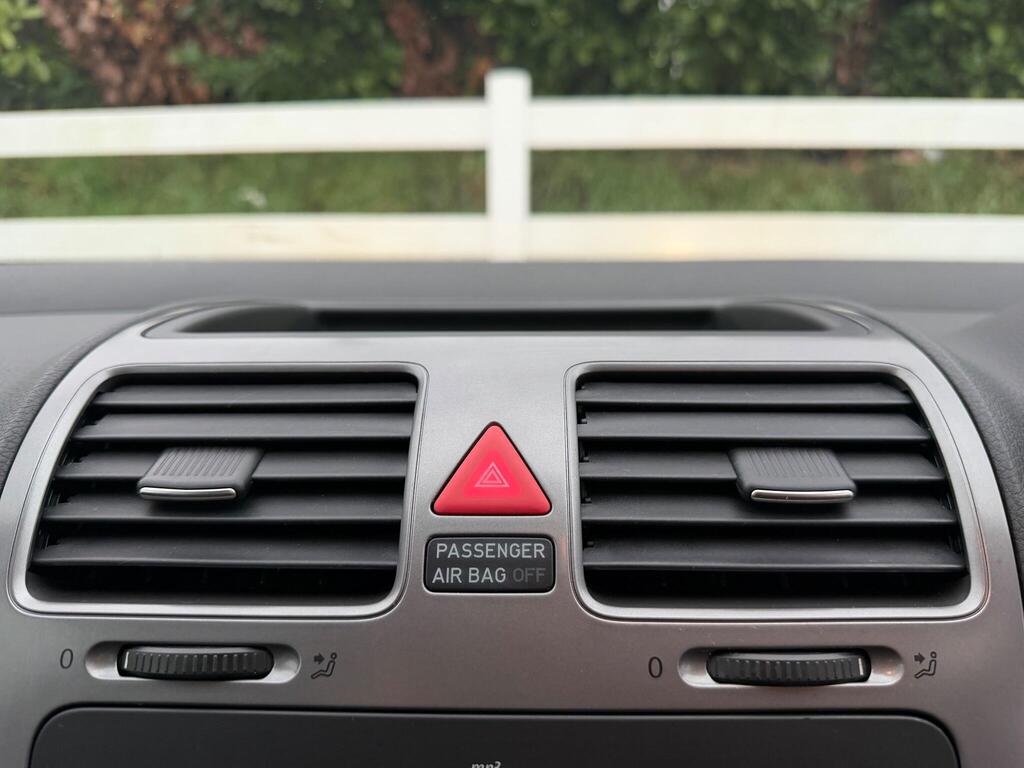 2008 Volkswagen Golf thumbnail 31