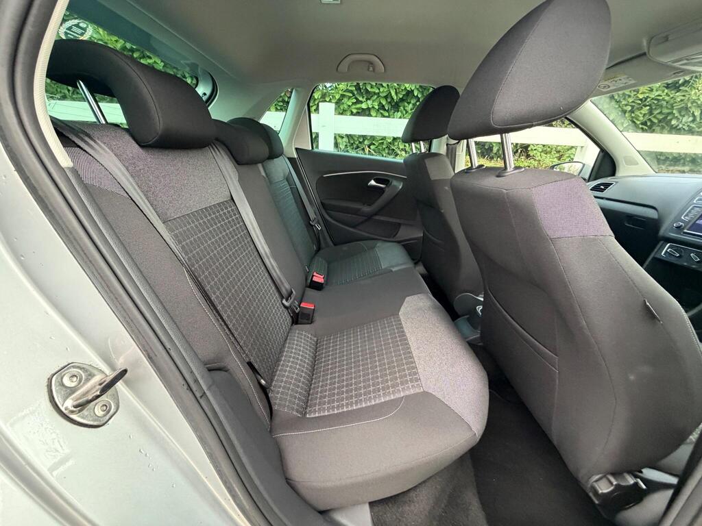 2015 Volkswagen Polo thumbnail 19
