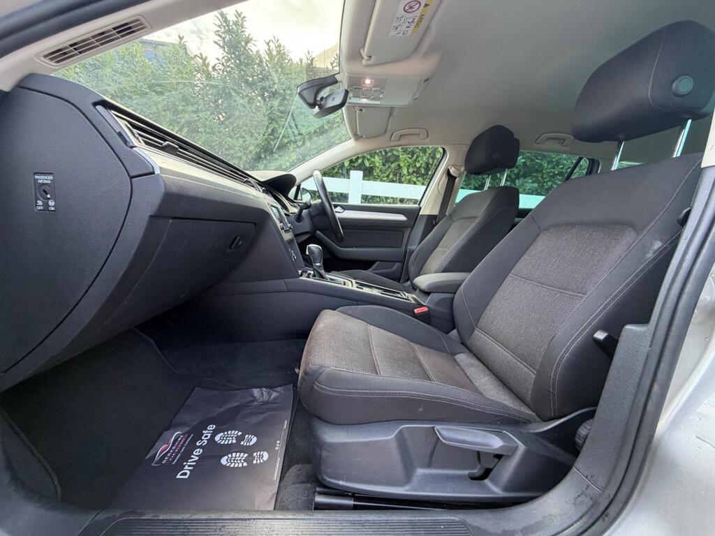 2016 Volkswagen Passat thumbnail 30