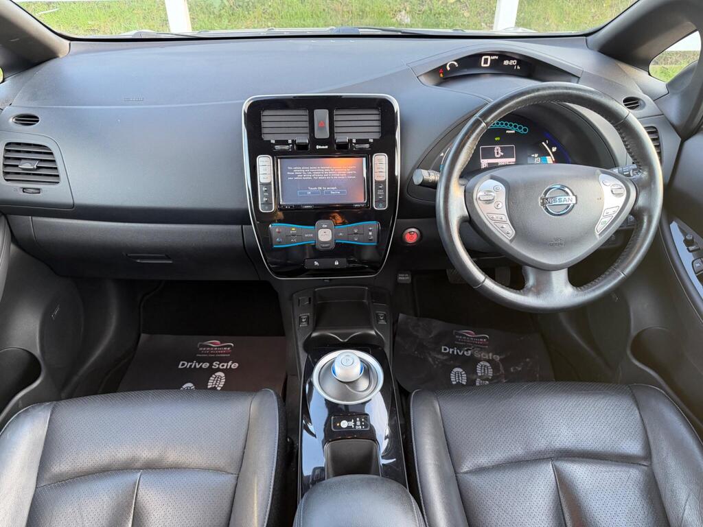 2015 Nissan Leaf thumbnail 14