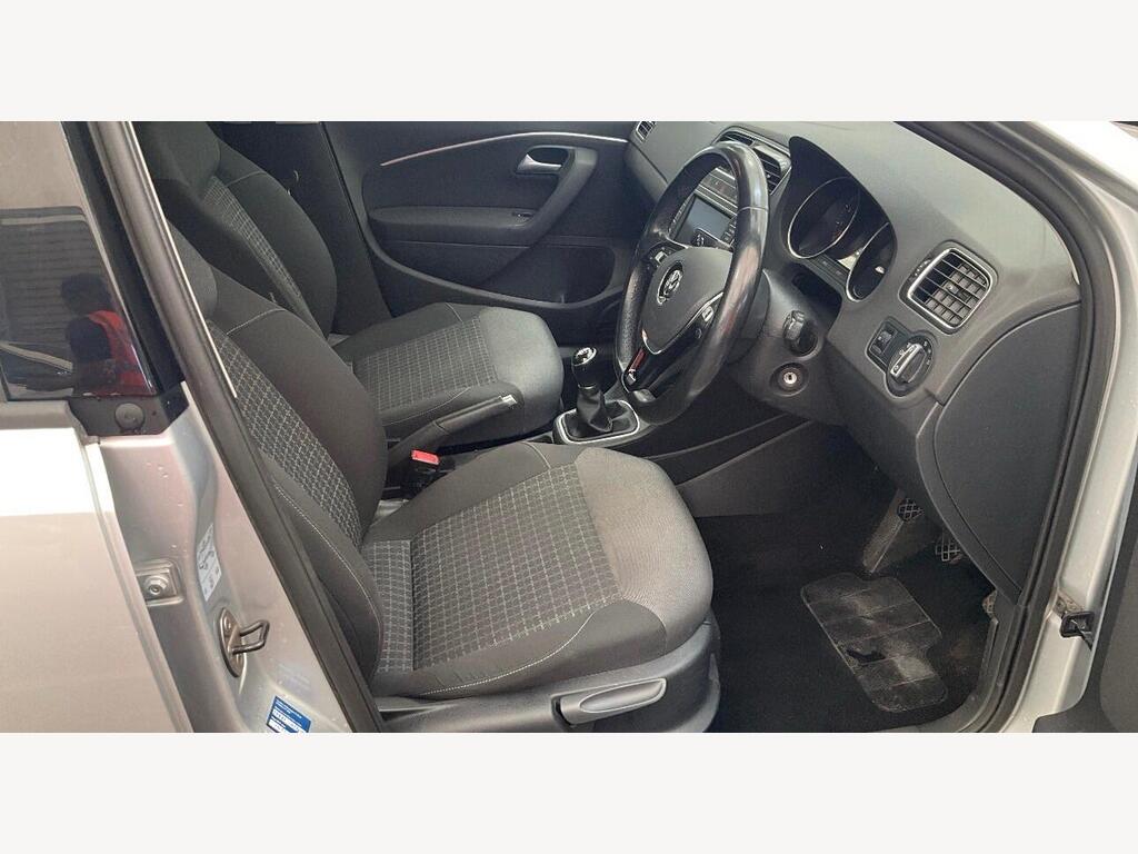 2016 Volkswagen Polo thumbnail 9