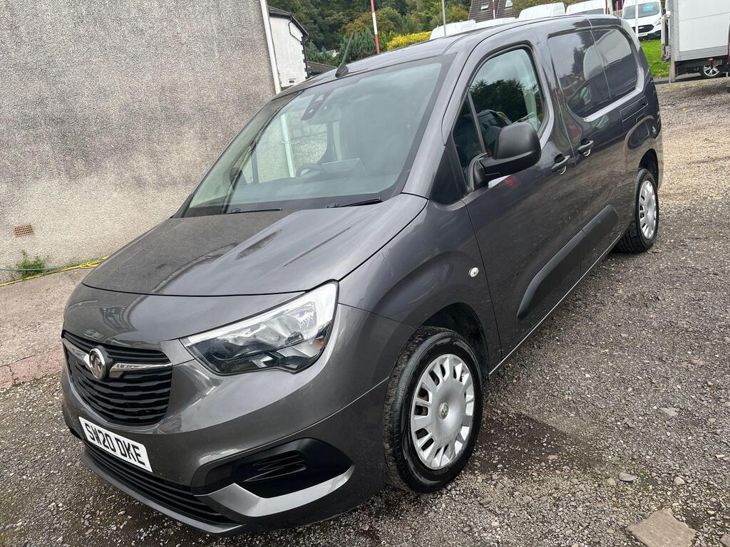 Vauxhall Combo Combi Van 1.5 Turbo D 2300 Sportive Crew Van L2 Euro 6 (s/s) 4dr