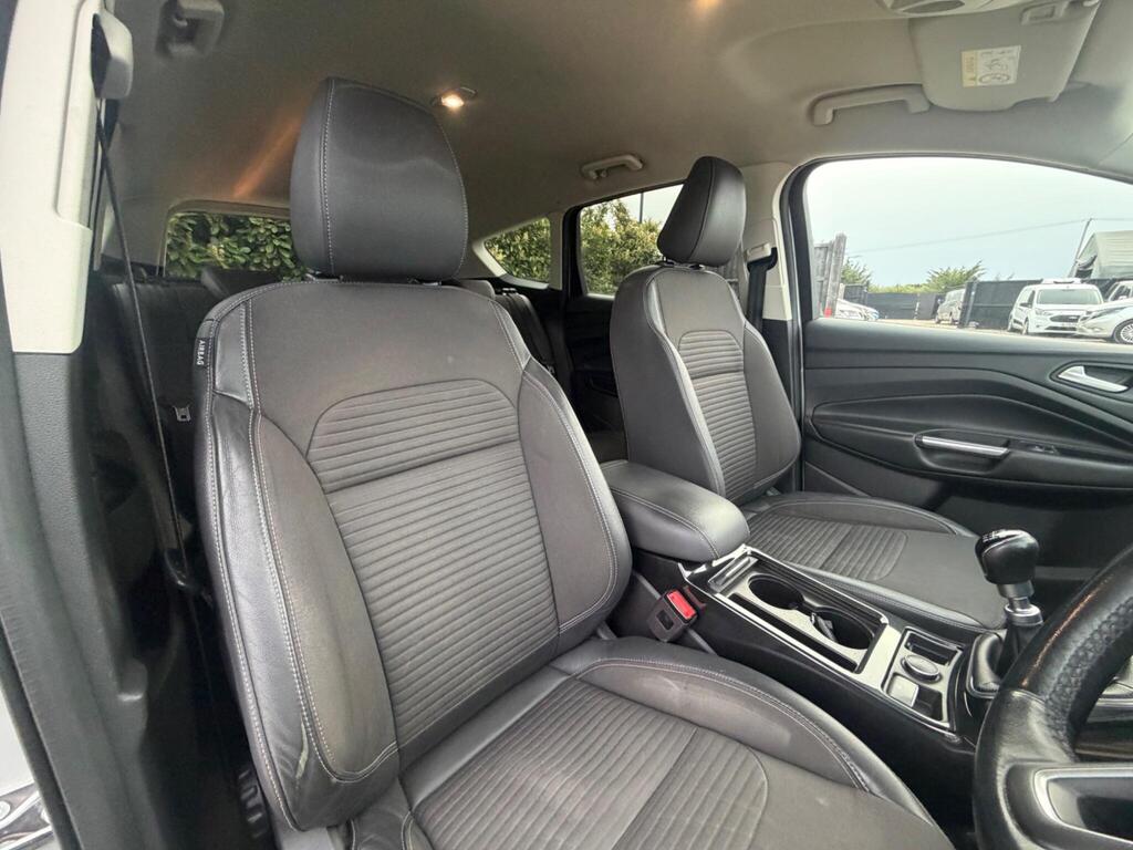 2018 Ford Kuga thumbnail 15