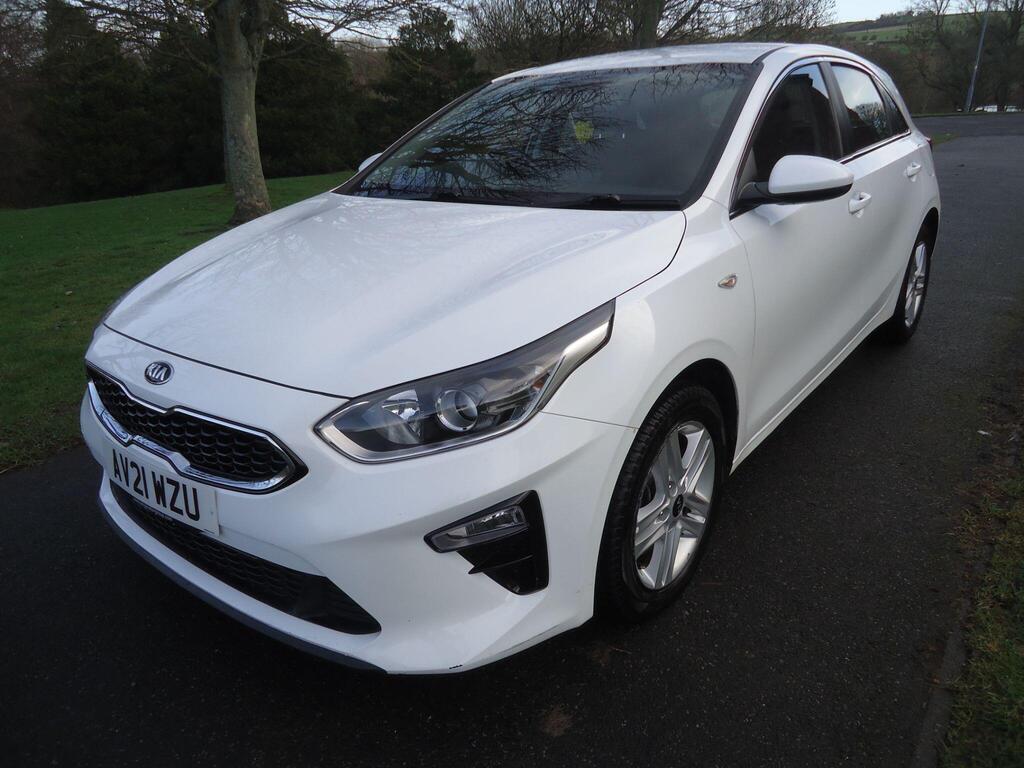Kia Ceed Hatchback 1.6 CRDi MHEV 2 NAV Euro 6 (s/s) 5dr