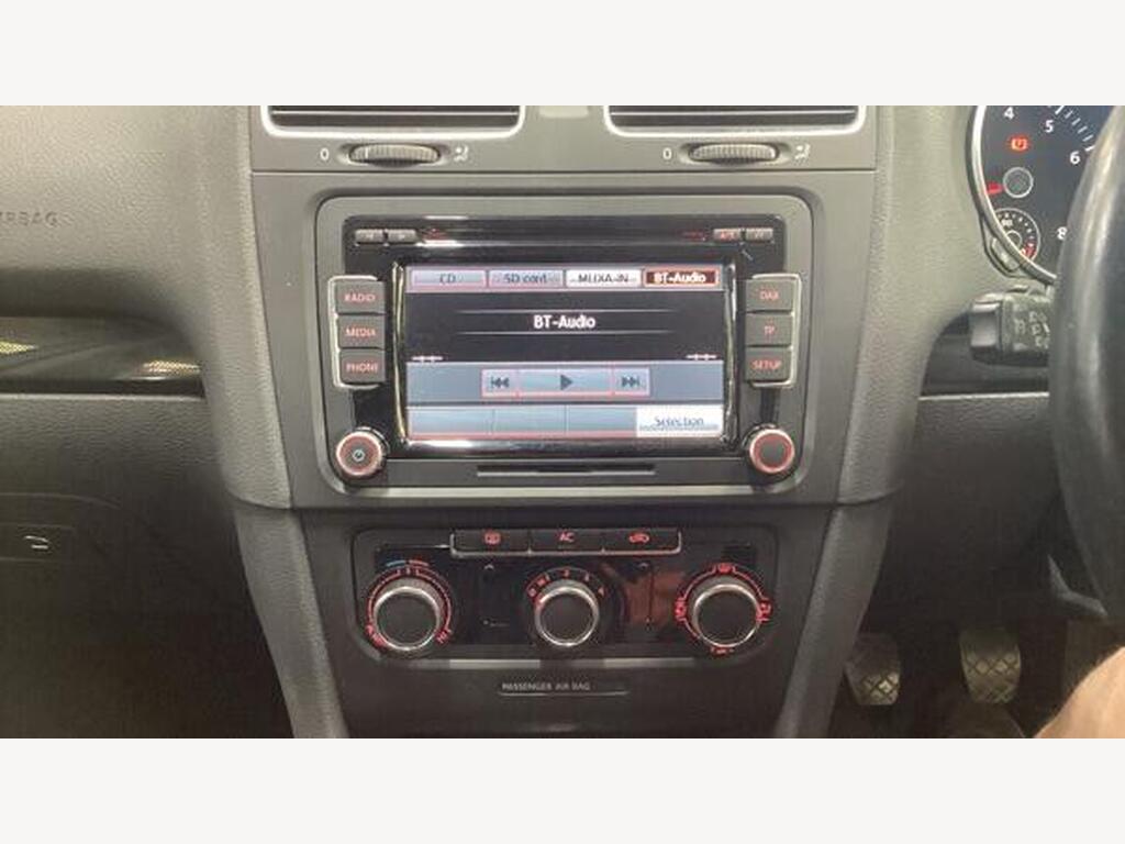 2011 Volkswagen Golf thumbnail 11
