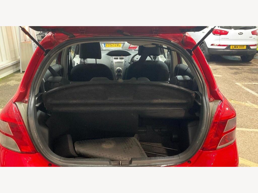2010 Toyota Yaris thumbnail 11