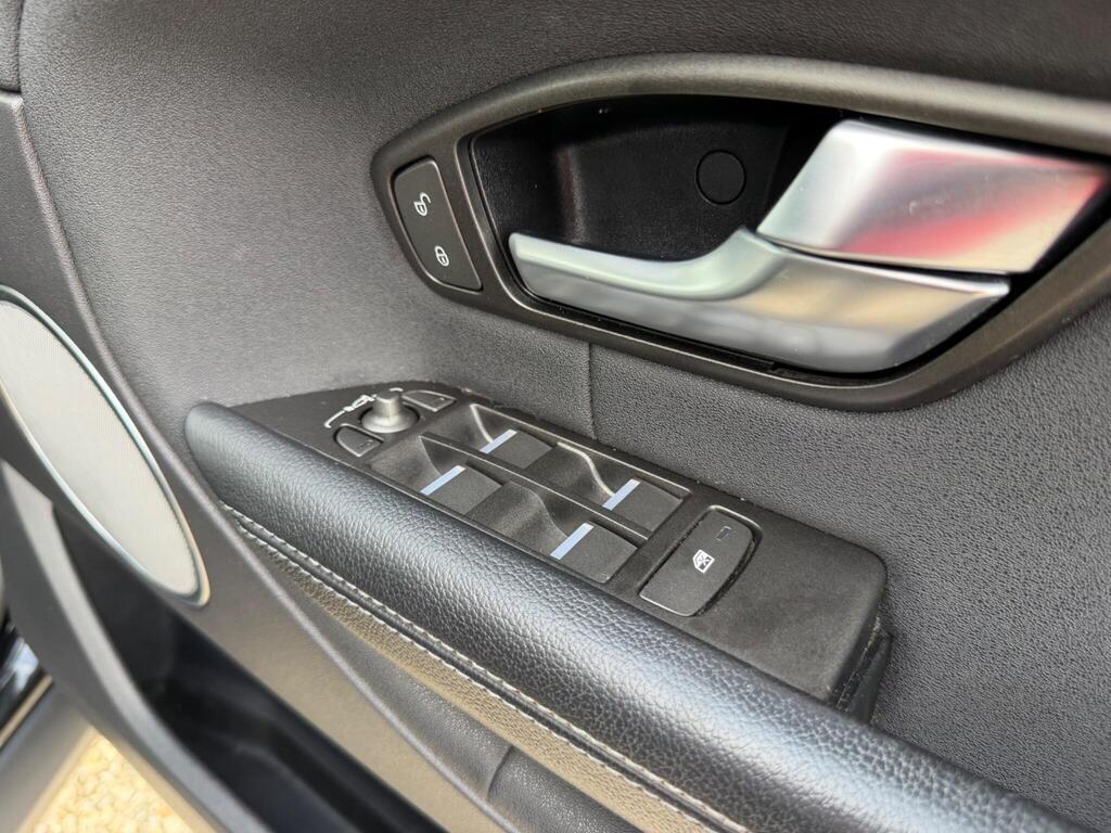 2018 Land Rover Range Rover Evoque thumbnail 25