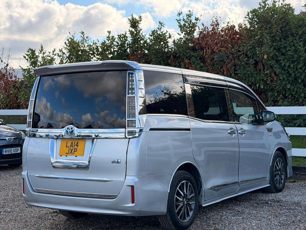 2014 Toyota Voxy thumbnail 21