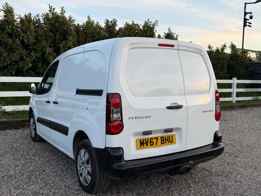 2017 Peugeot Partner thumbnail 10