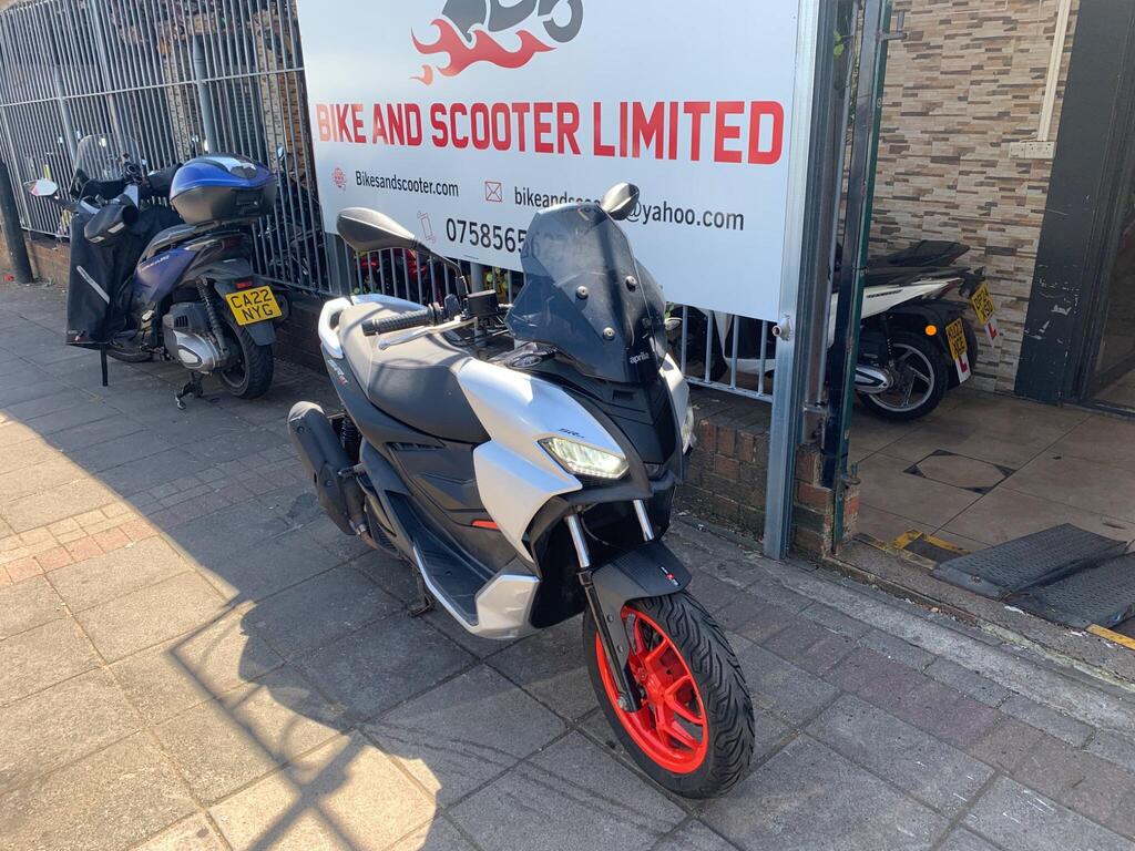 Aprilia SR GT 125 Sport Scooter 125 CVT Euro 5
