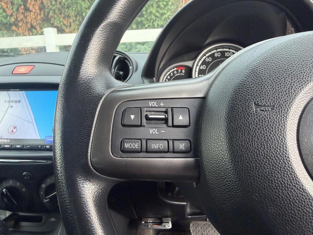 2012 Mazda Mazda2 thumbnail 22