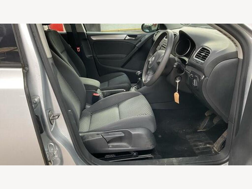 2011 Volkswagen Golf thumbnail 9