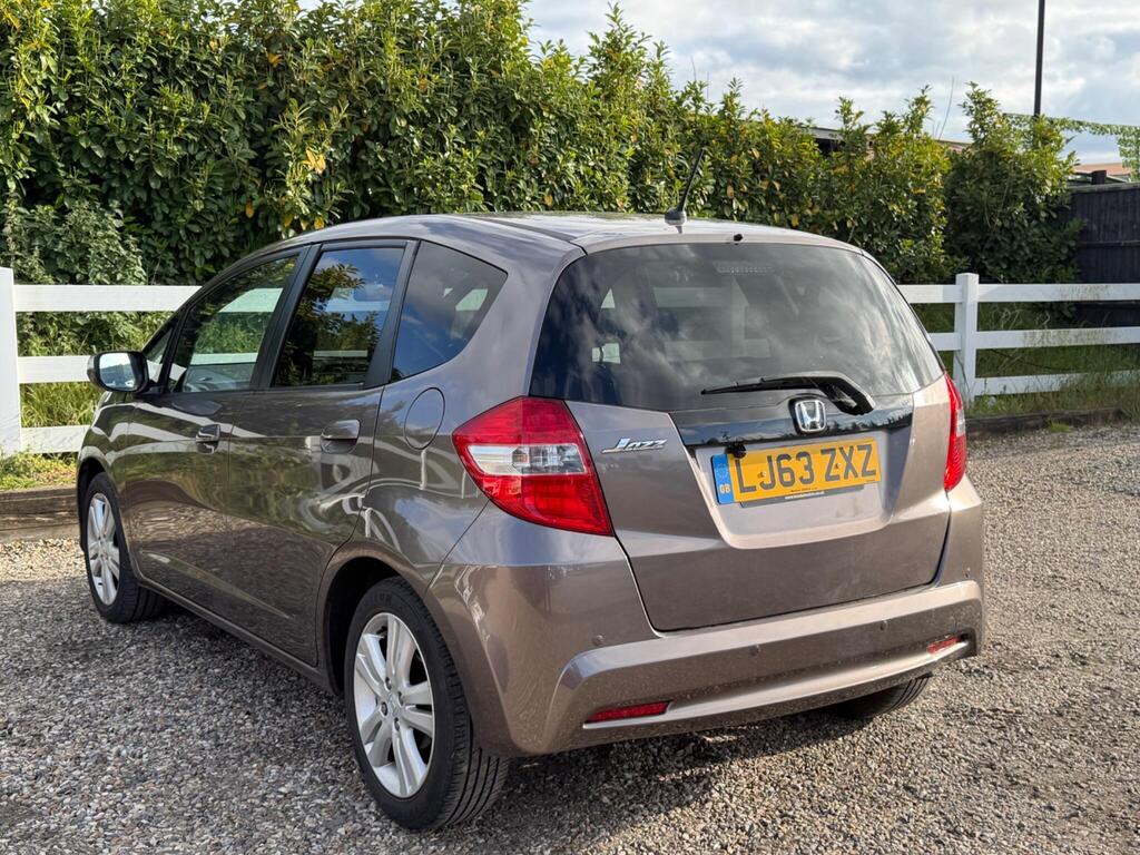 2013 Honda Jazz thumbnail 9