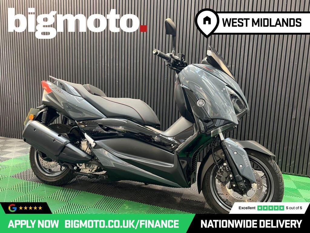 Yamaha XMAX 300