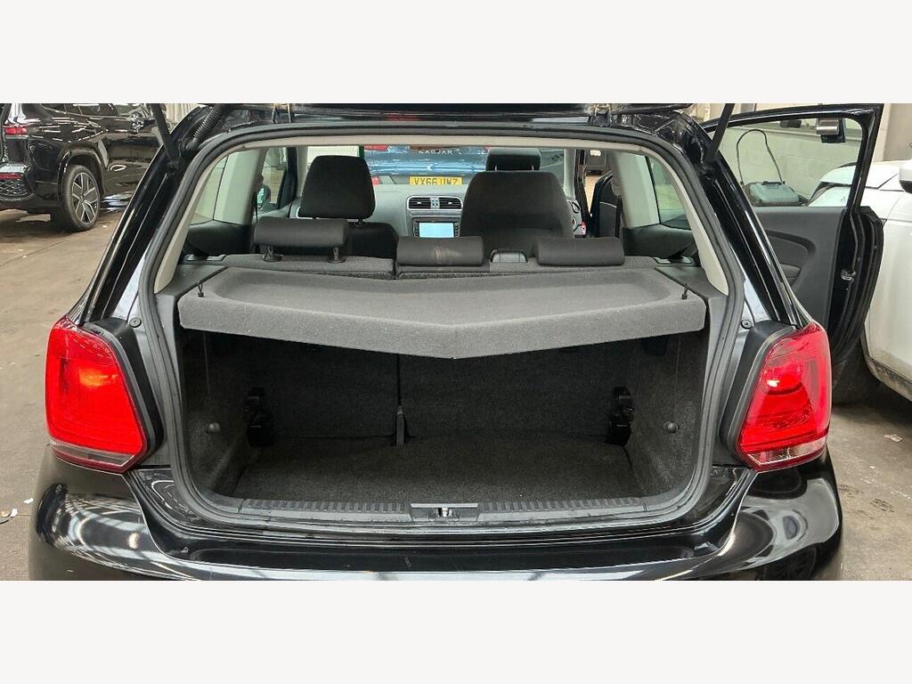 2010 Volkswagen Polo thumbnail 11