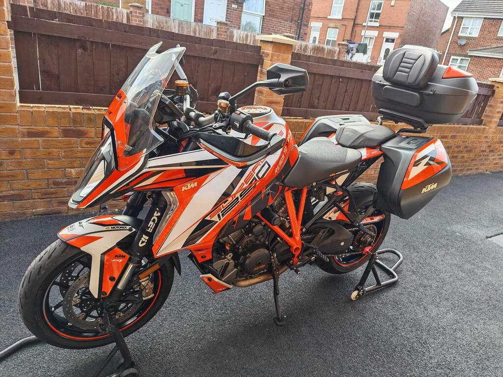KTM 1290 Super Duke GT