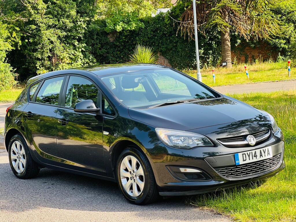 Vauxhall Astra Hatchback 1.6 16v Design Euro 5 5dr