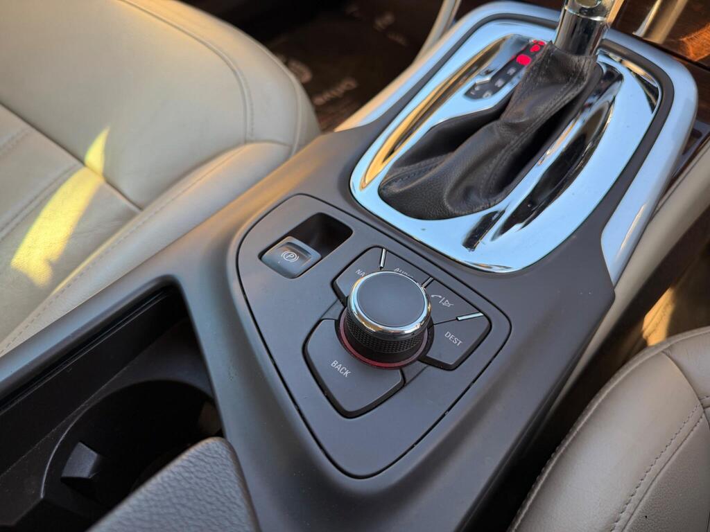 2010 Vauxhall Insignia thumbnail 16